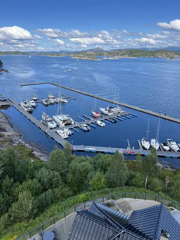 Treng båten din ei trygg hamn? Vi har ledige båtplassar!
